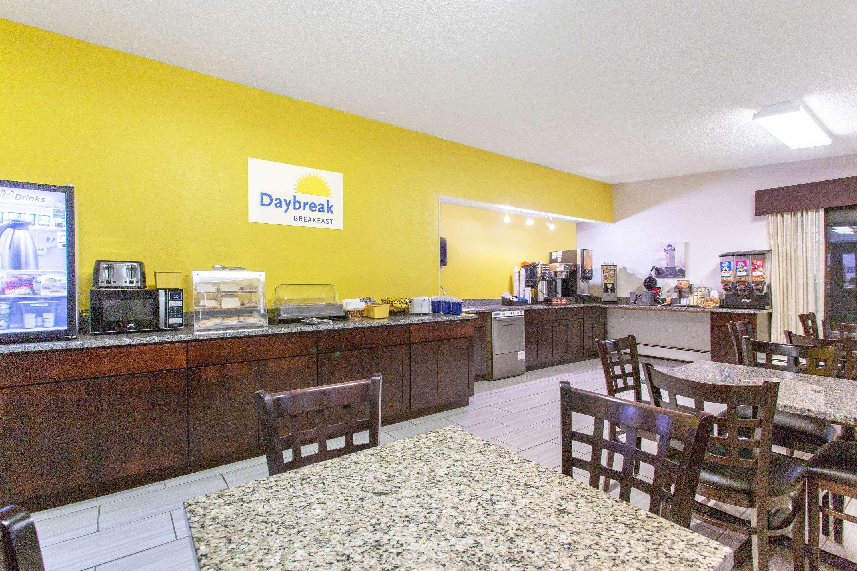 Days Inn By Wyndham Fond Du Lac Exterior foto